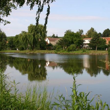 Hotel Penzion U Sklepu Hovorany Zewnętrze zdjęcie