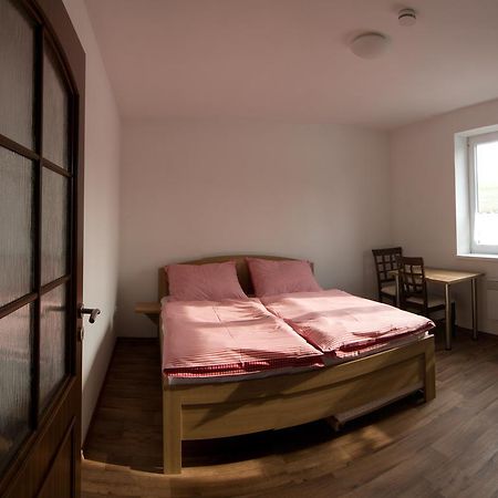 Hotel Penzion U Sklepu Hovorany Zewnętrze zdjęcie