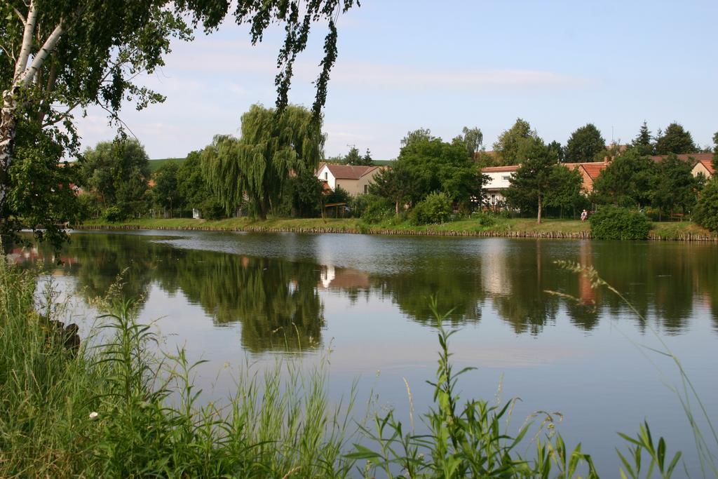 Hotel Penzion U Sklepu Hovorany Zewnętrze zdjęcie