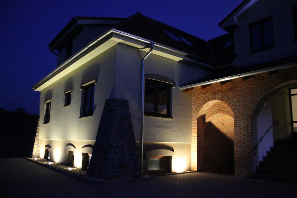 Hotel Penzion U Sklepu Hovorany Zewnętrze zdjęcie
